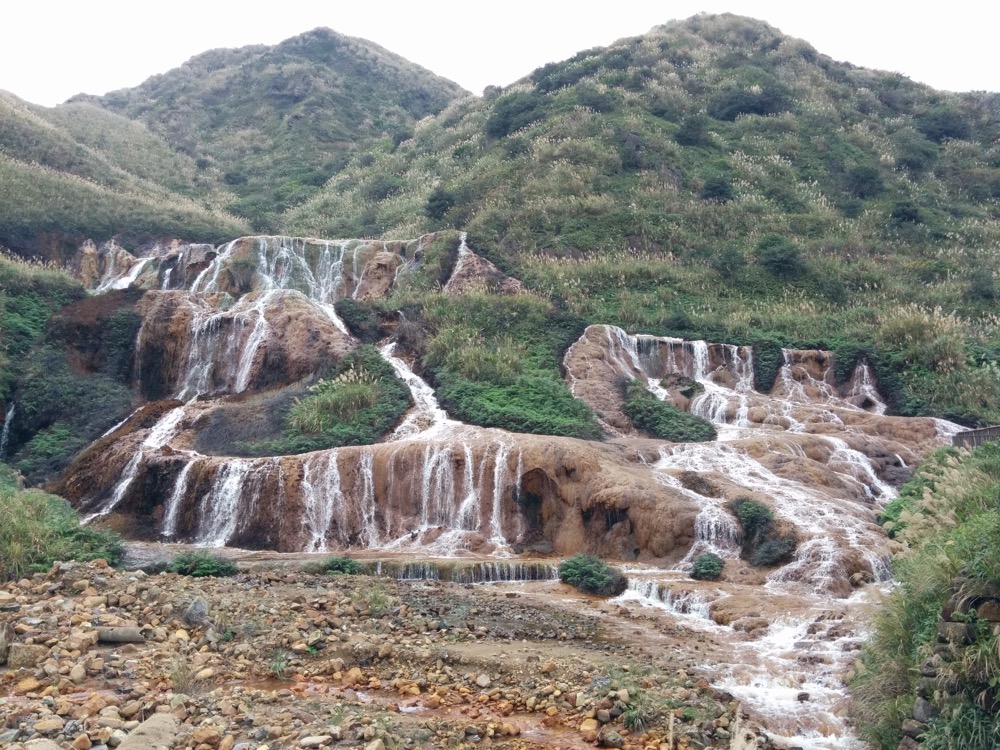 台湾の黄金瀑布(黄金の滝)